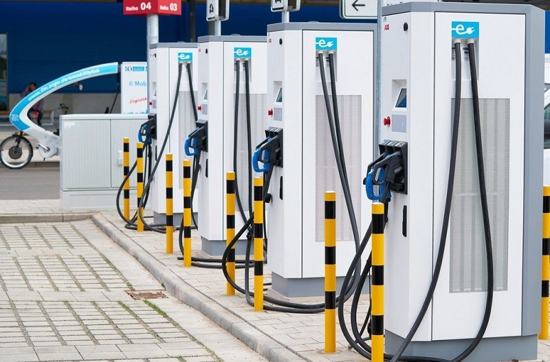 Podem abastir energèticament el subministrament elèctric de milions de vehicles?